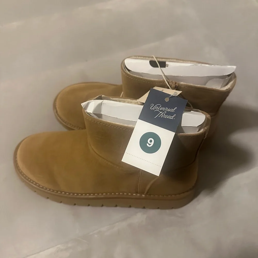 Women’s  Tan Memory Foam Boots - Picture 2 of 4